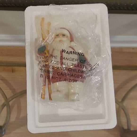 SANTA'S PASTIMES SKIER - collectibles - Picture 6 of 8